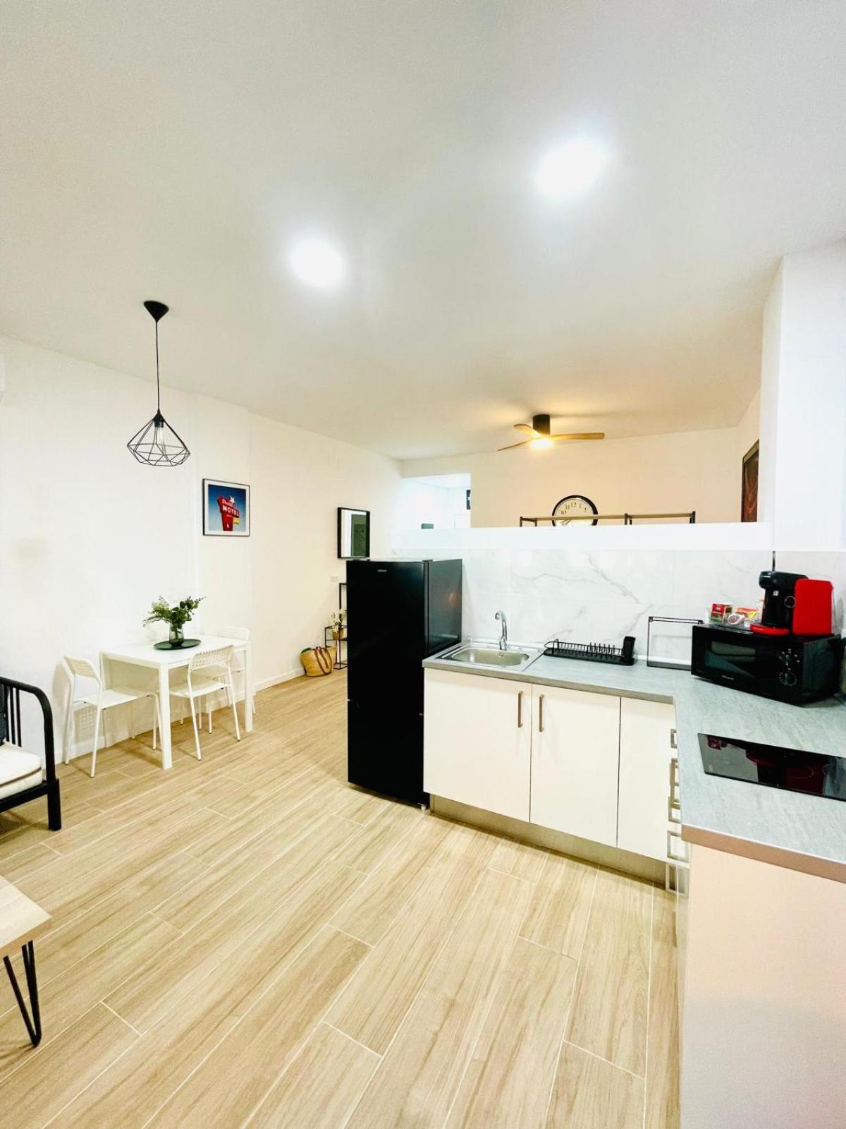 Completo Y Bello Apartamento En Málaga Exterior foto